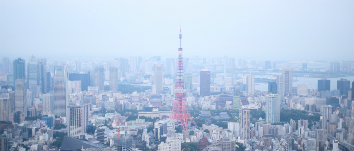 街の中にたたずむ東京タワー